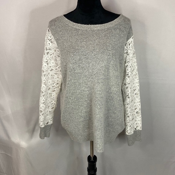 Halogen Gray Chunky Wool Blend Sweater with Lace Sleeves - Picture 2 of 7